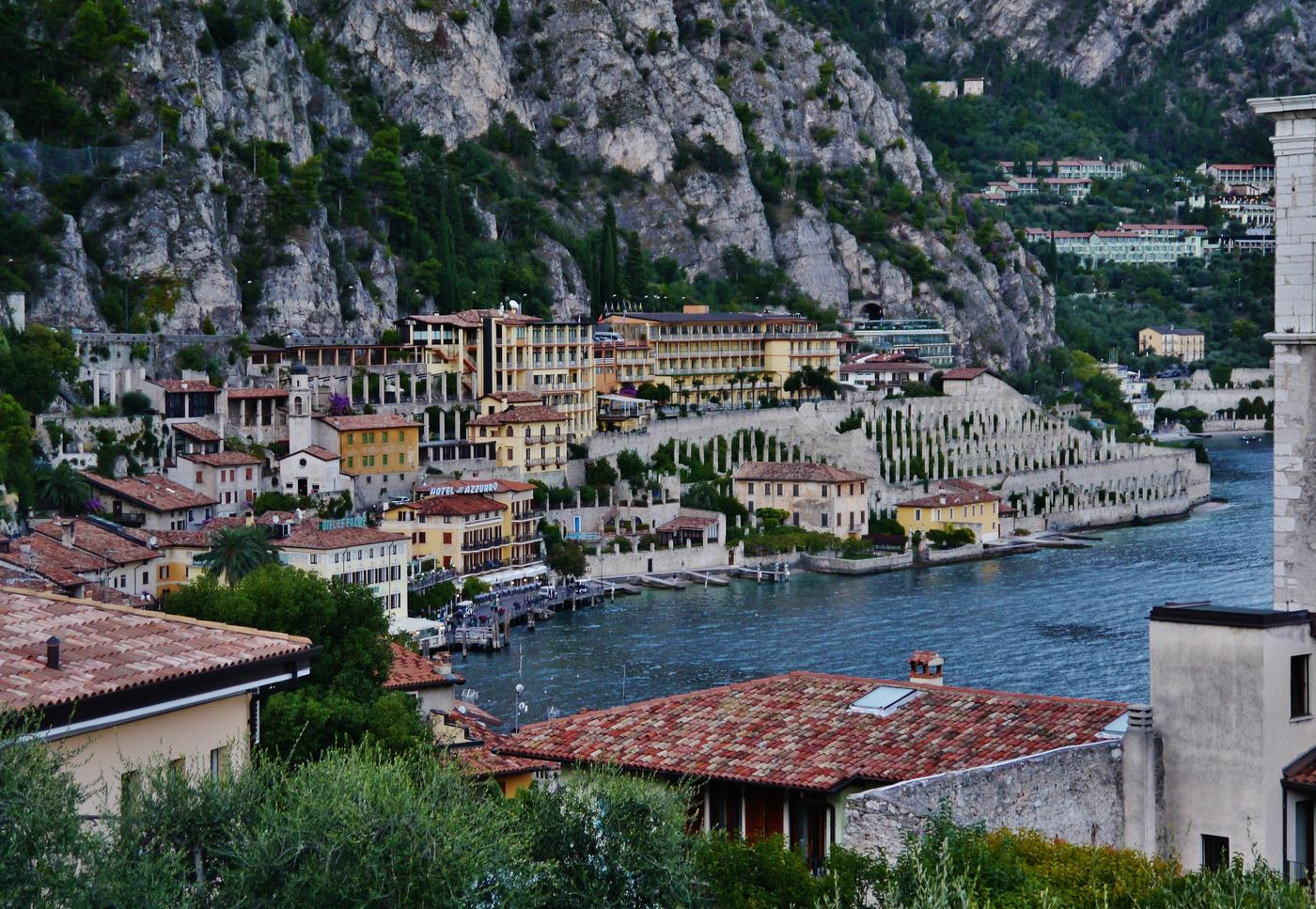 Limone sul Garda, il paese tra la montagna e il lago